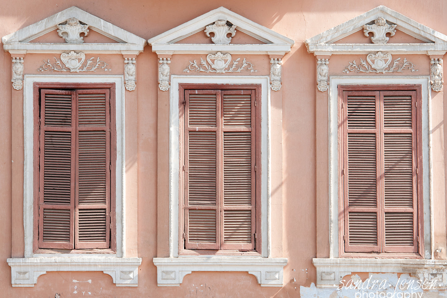 Print - Egypt, Luxor - Ornate Windows on Building