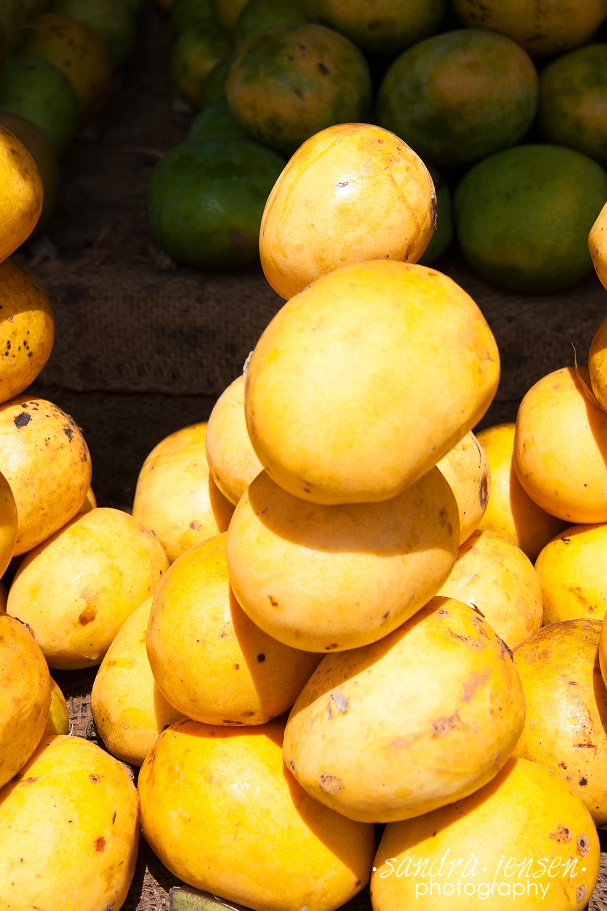Print - Zanzibar, Tanzania - Mangoes in Market Stall in Stonetown