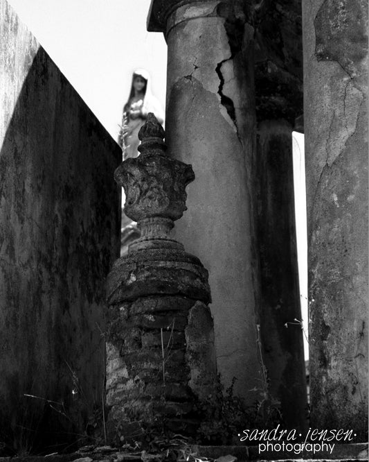 Print - La Recoleta, Buenos Aires, Argentina - "La Recoleta Pillar"
